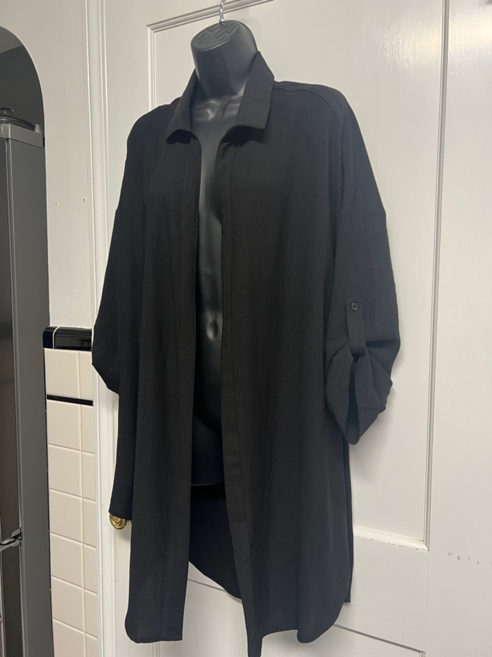 Torrid solid black open long tunic size 0 (10-12) Crepey Material lightweight